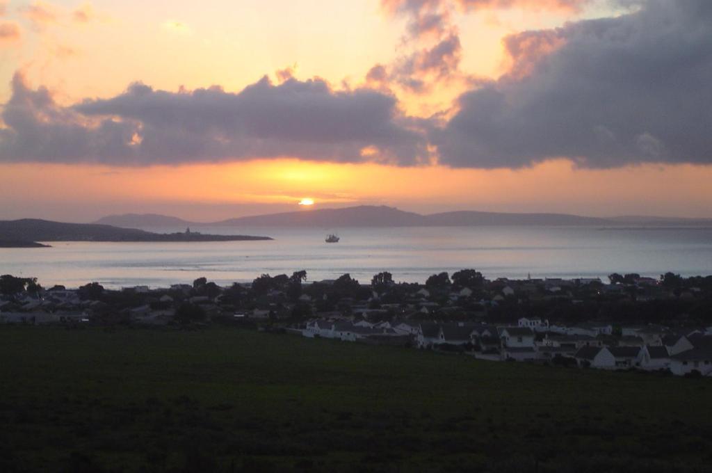 Walking On Water Guest House Langebaan Quarto foto